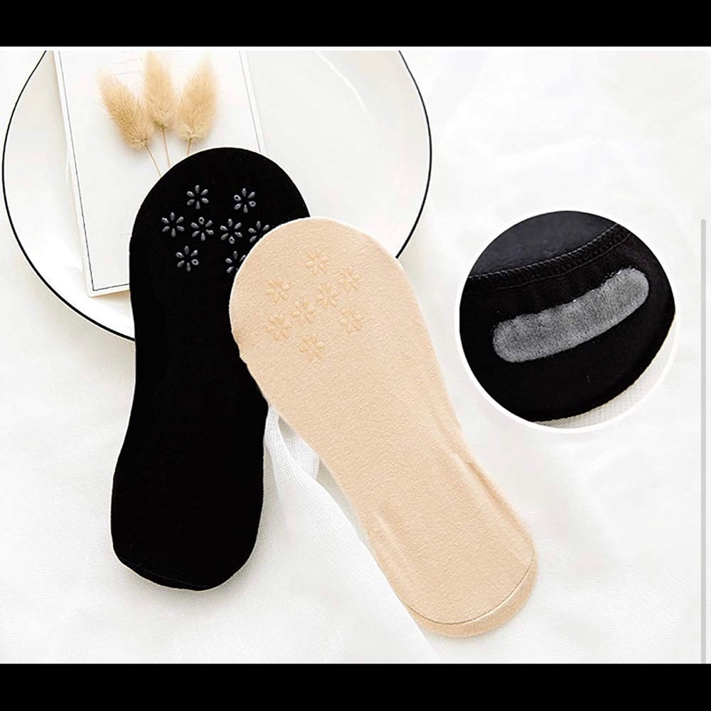 Variety of No-show socks
